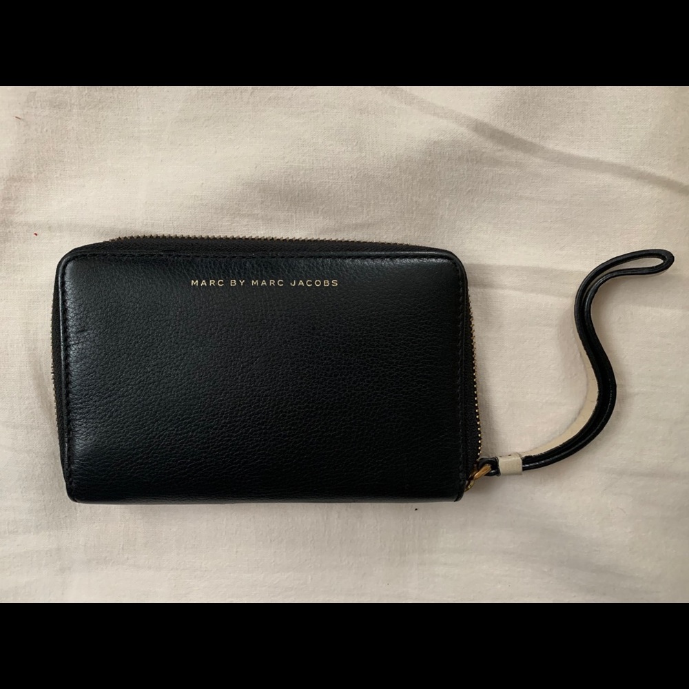 Marc Jacobs wristlet wallet